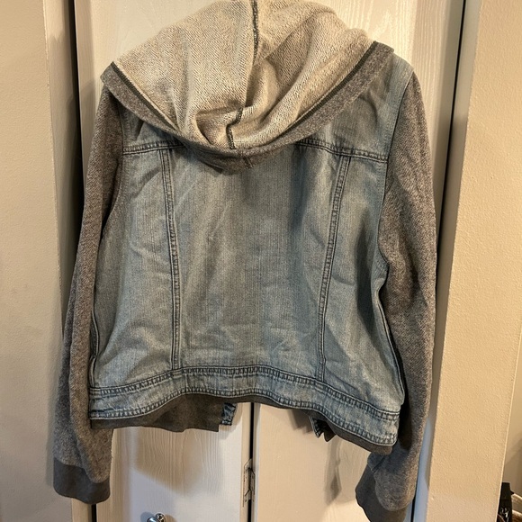 American Eagle Denim Jacket with Gray Sleeves - Picture 3 of 3